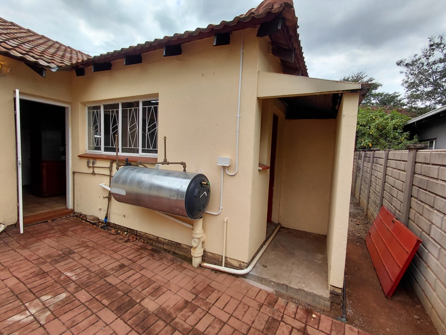 To Let 3 Bedroom Property for Rent in Randlespark North West